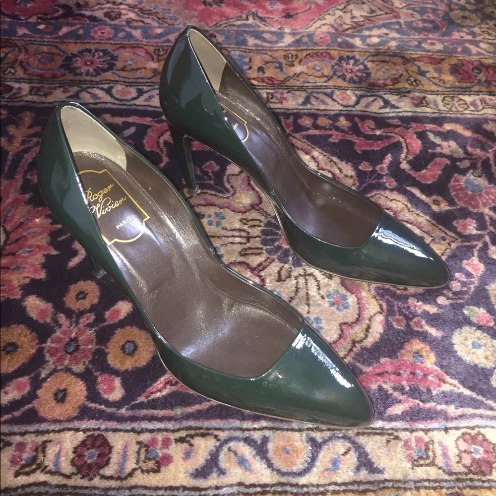 Roger vivier authentic patent leather green pump